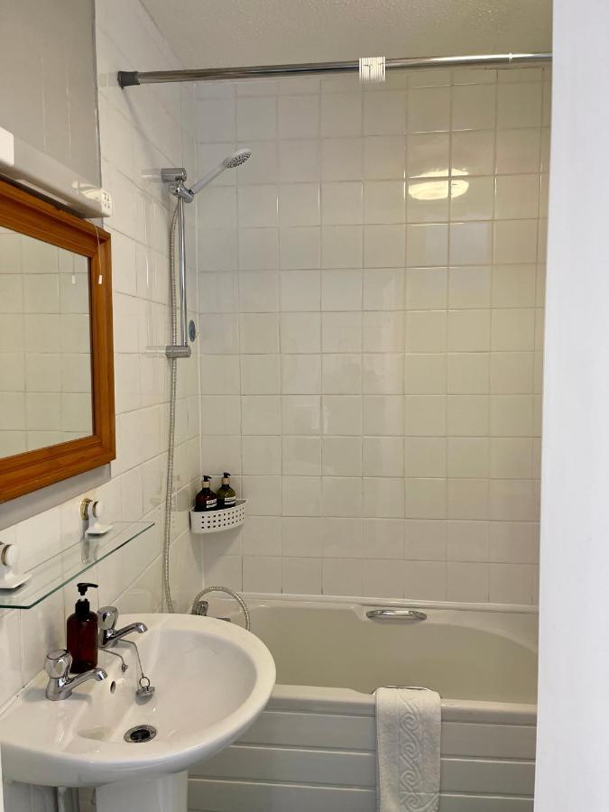 Palm Court B&B Ilfracombe Ngoại thất bức ảnh
