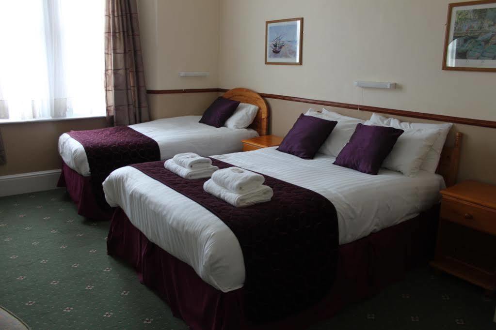 Palm Court B&B Ilfracombe Ngoại thất bức ảnh